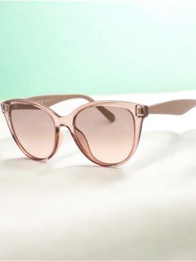 🔥Ferragamo Sunglasses ~ Full Inclusion